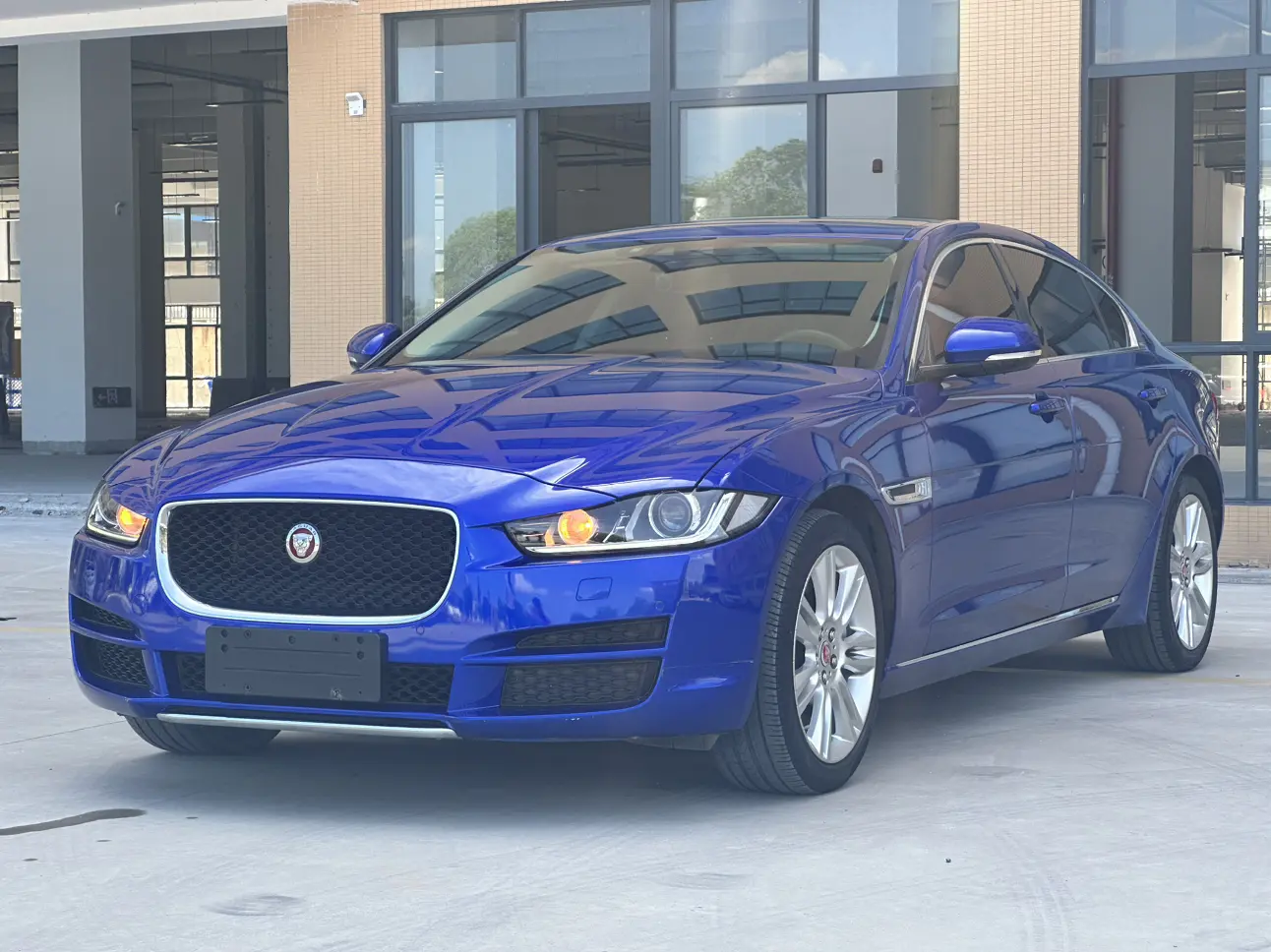 Jaguar XE I