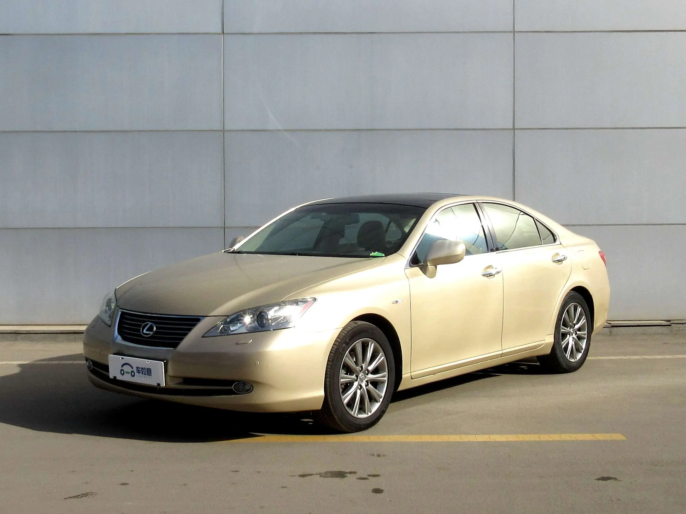 Lexus ES V