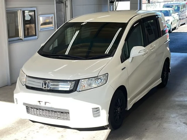 Honda Freed Лот № 2013