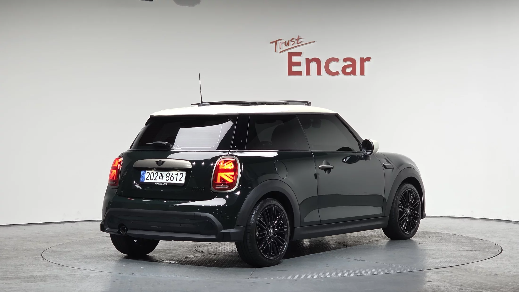 Mini Hatch 2022