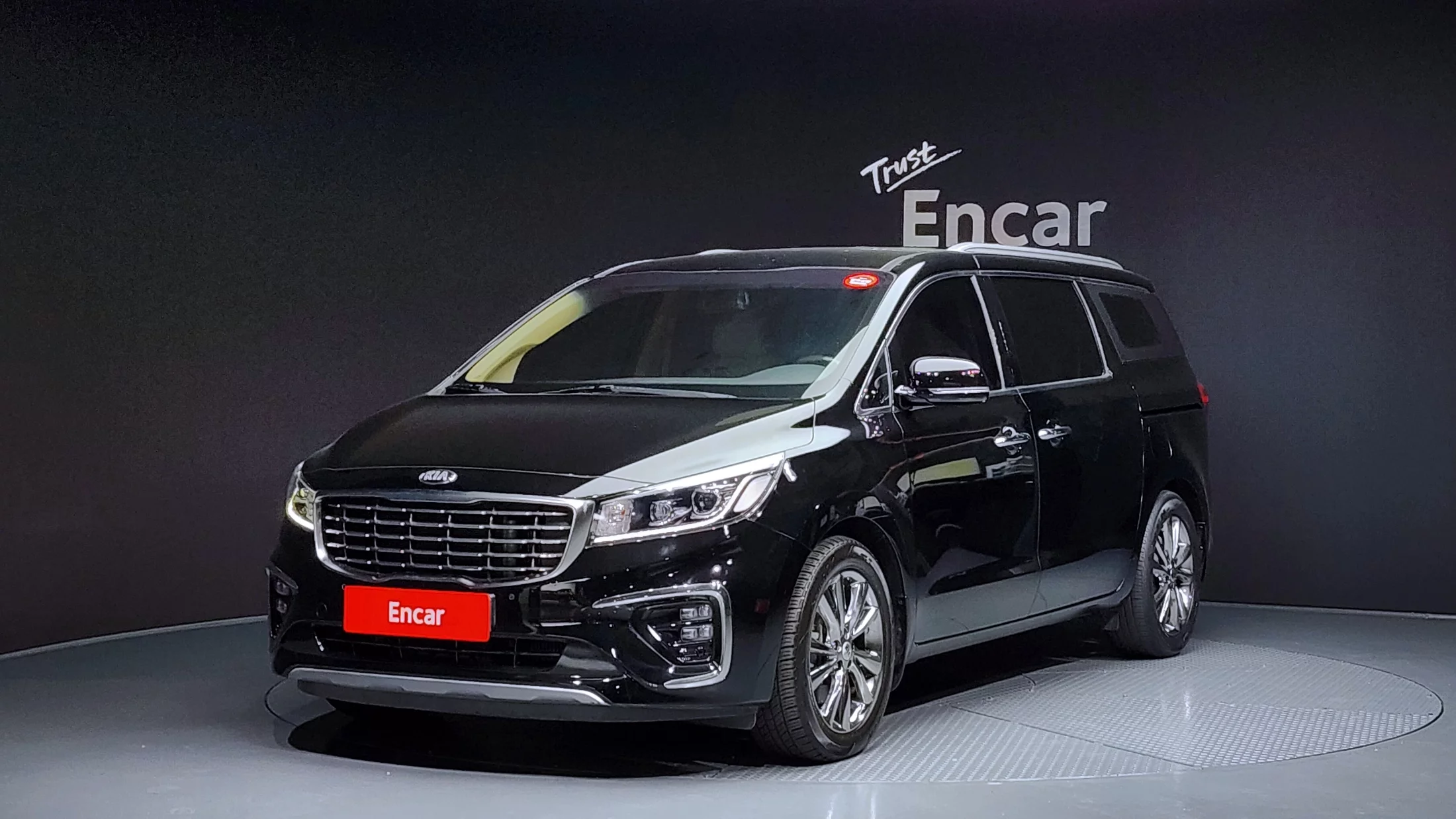 Kia Carnival 7-Seater Limousine Vip