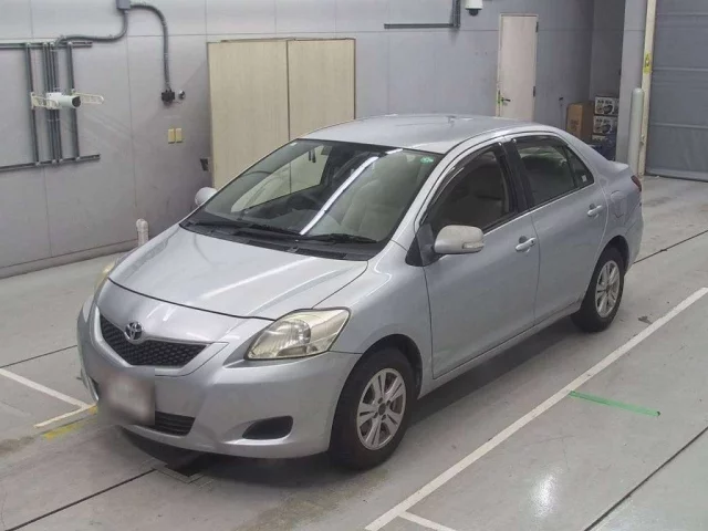 Toyota Belta I
