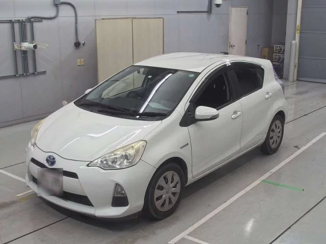 Toyota Aqua Лот № 90368 2013