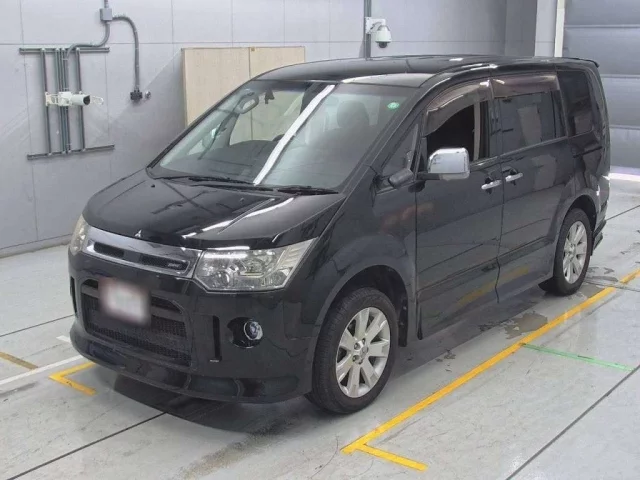 Mitsubishi Delica V