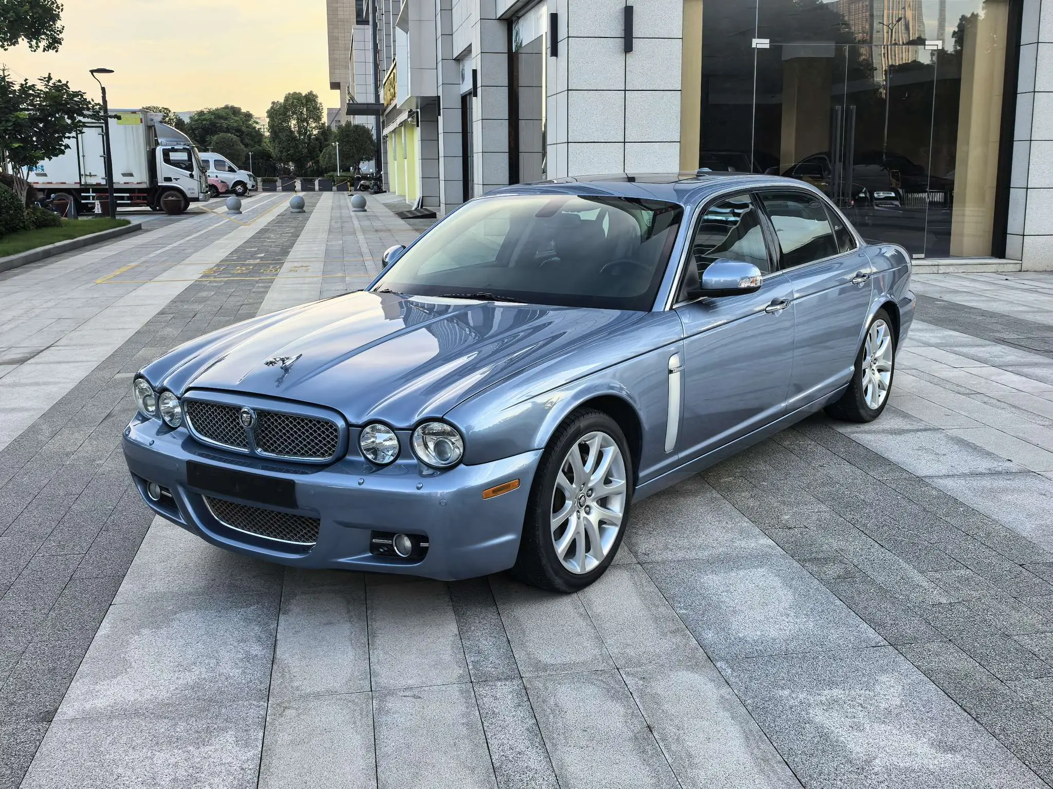 Jaguar XJ III (X350/X358)