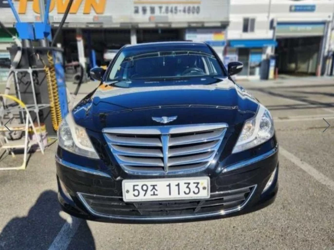 Hyundai Genesis 2012