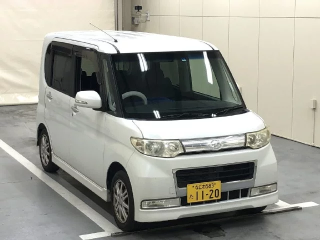 Daihatsu Tanto Лот № 2010