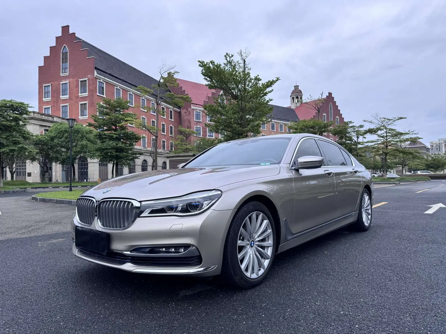 BMW 7 серии VI (G11/G12)