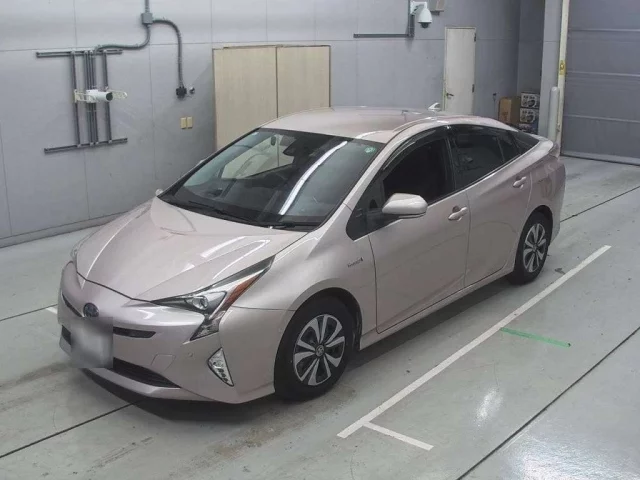 Toyota Prius IV (XW50)