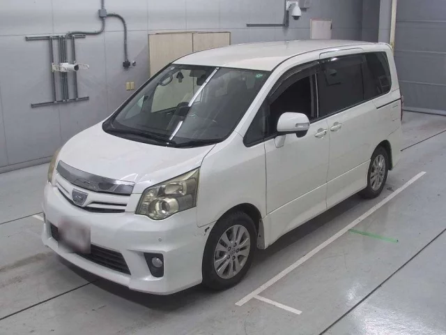Toyota Noah II (R70)