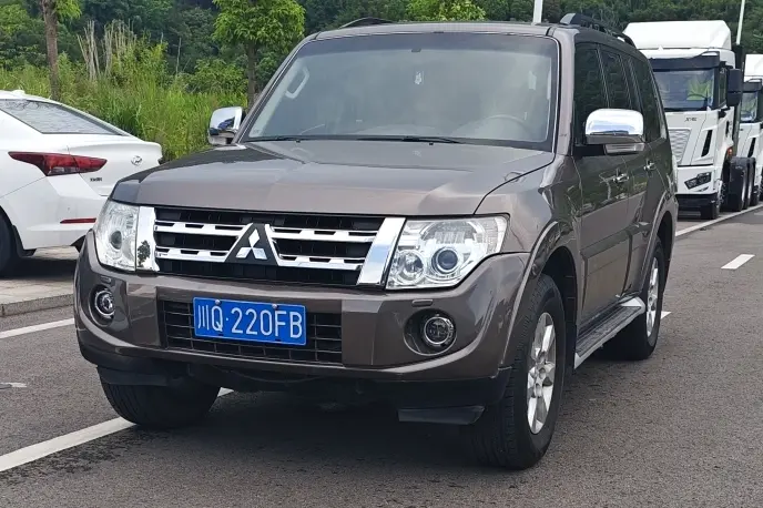 Mitsubishi i