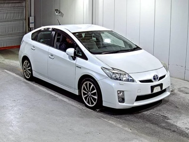 Toyota Prius II Рестайлинг (XW20)