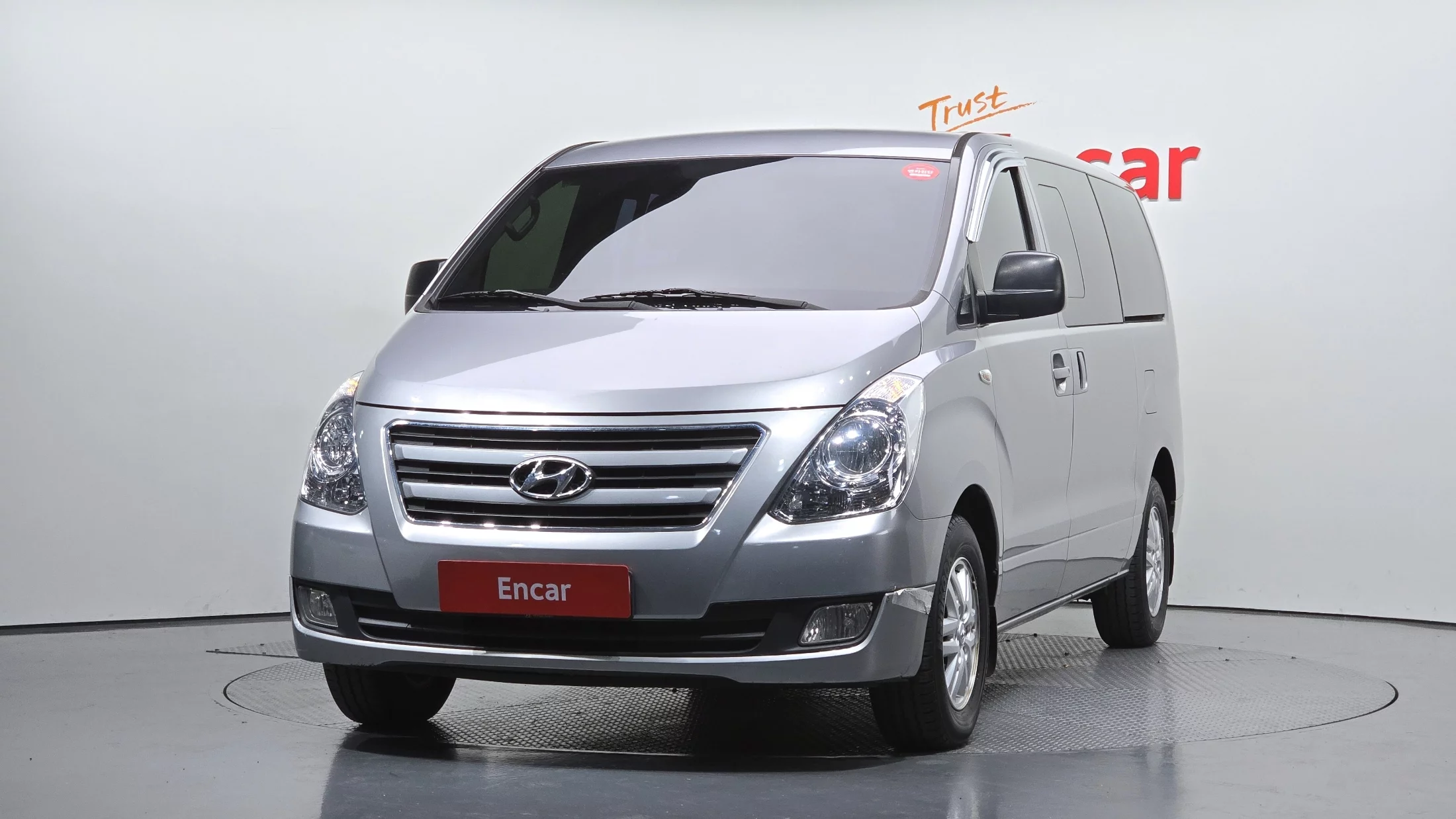 Hyundai Starex 5-Seater Van Smart 2016