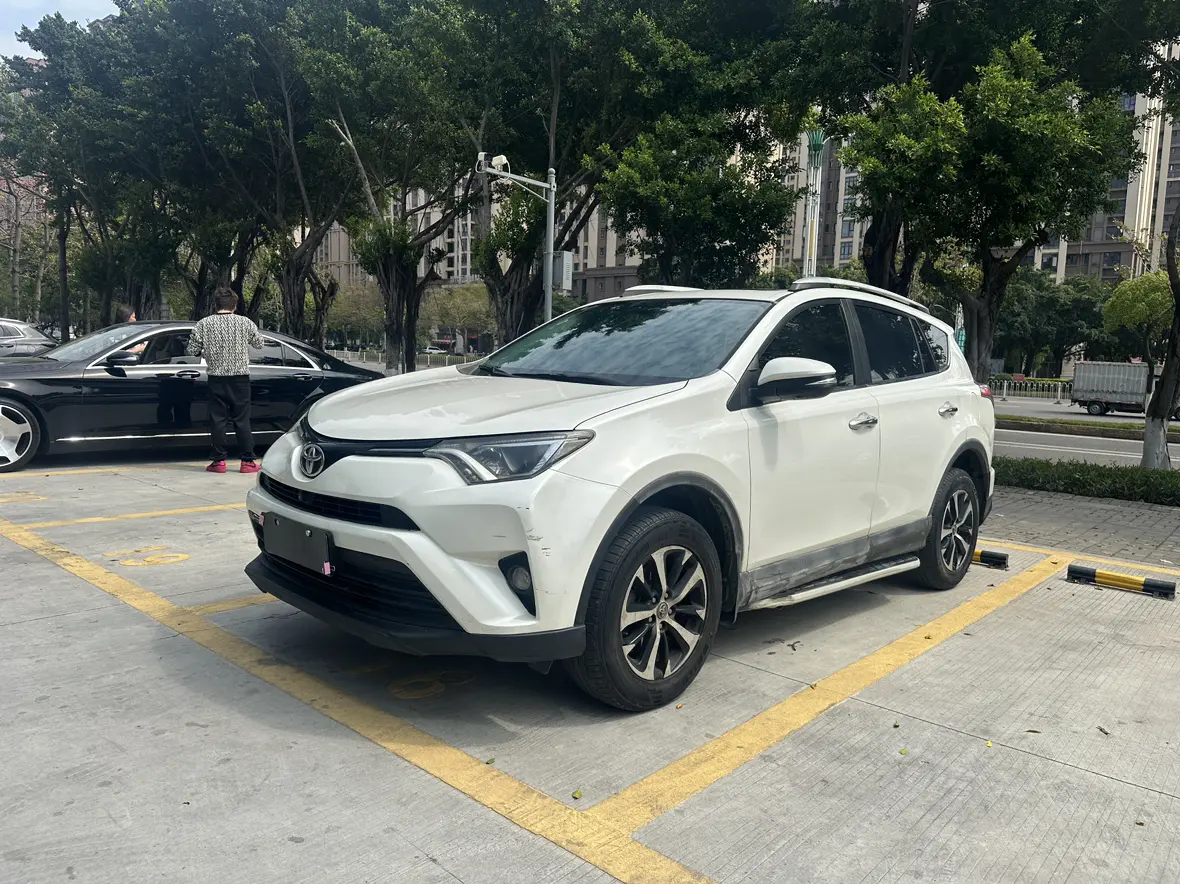 Toyota RAV4 IV (XA40) Рестайлинг
