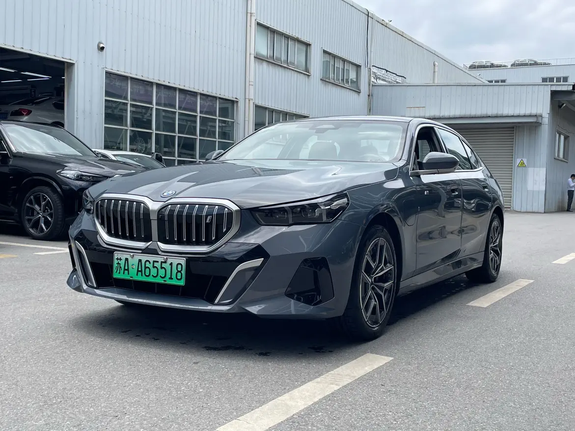 BMW i5
