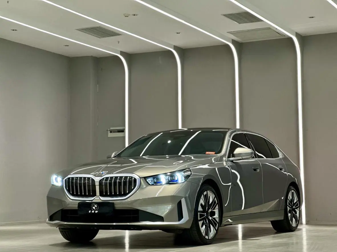 BMW 5 серии VIII (G60/G61/G68)