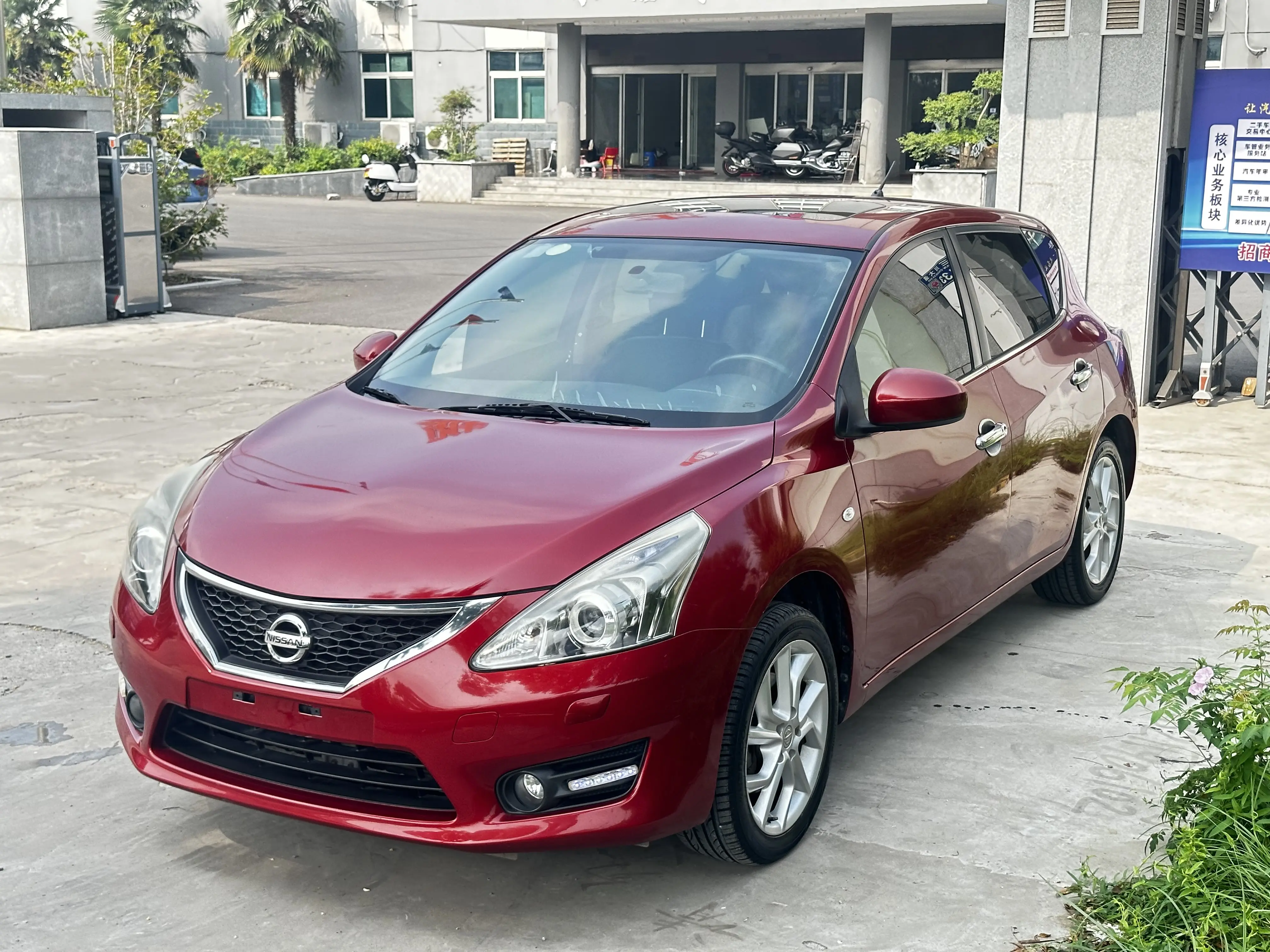 Nissan Tiida I Рестайлинг