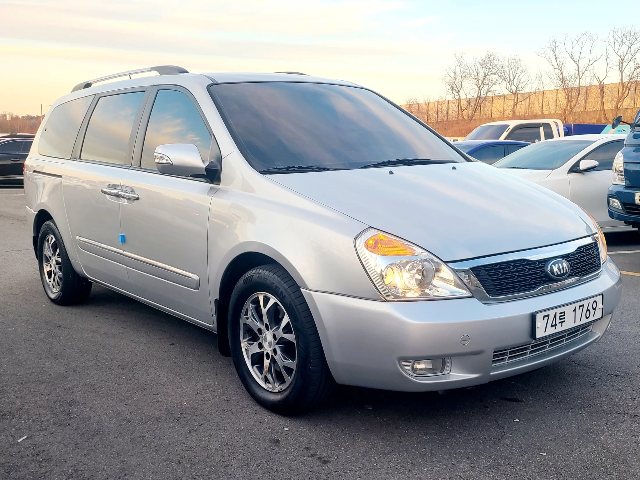 Kia Carnival II