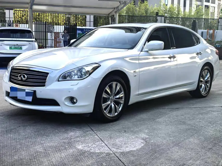 Infiniti Q