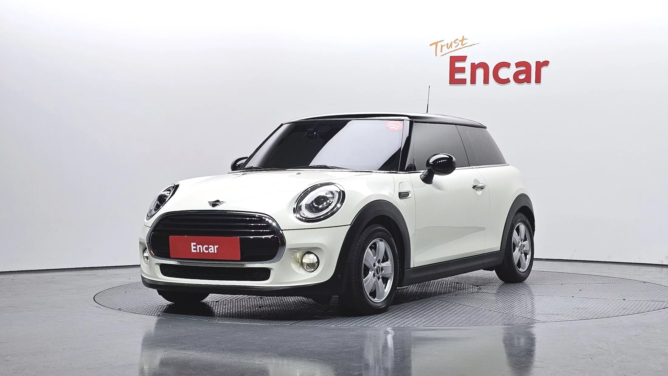 Mini Hatch 2019