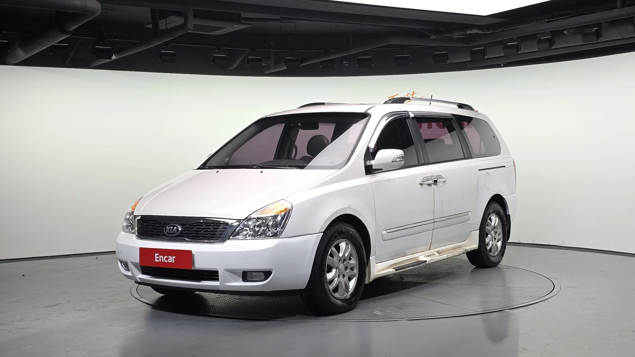 Kia Carnival 2012