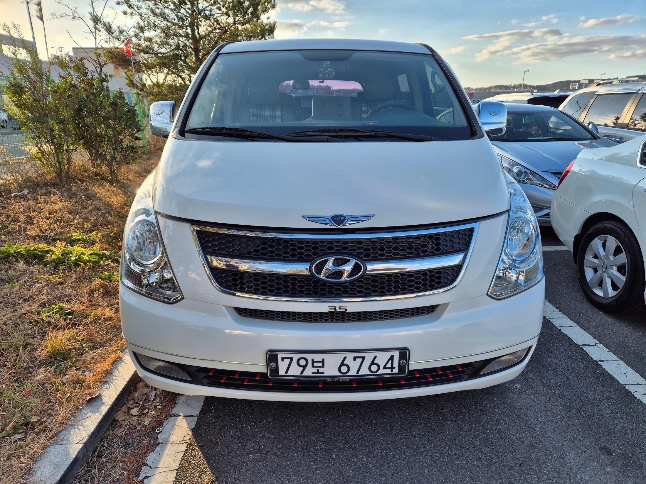 Hyundai Starex 12-Seater Wagon Cvx Luxury 2015