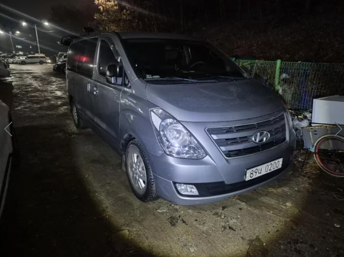 Hyundai Starex 3-Seater Van Modern 2017