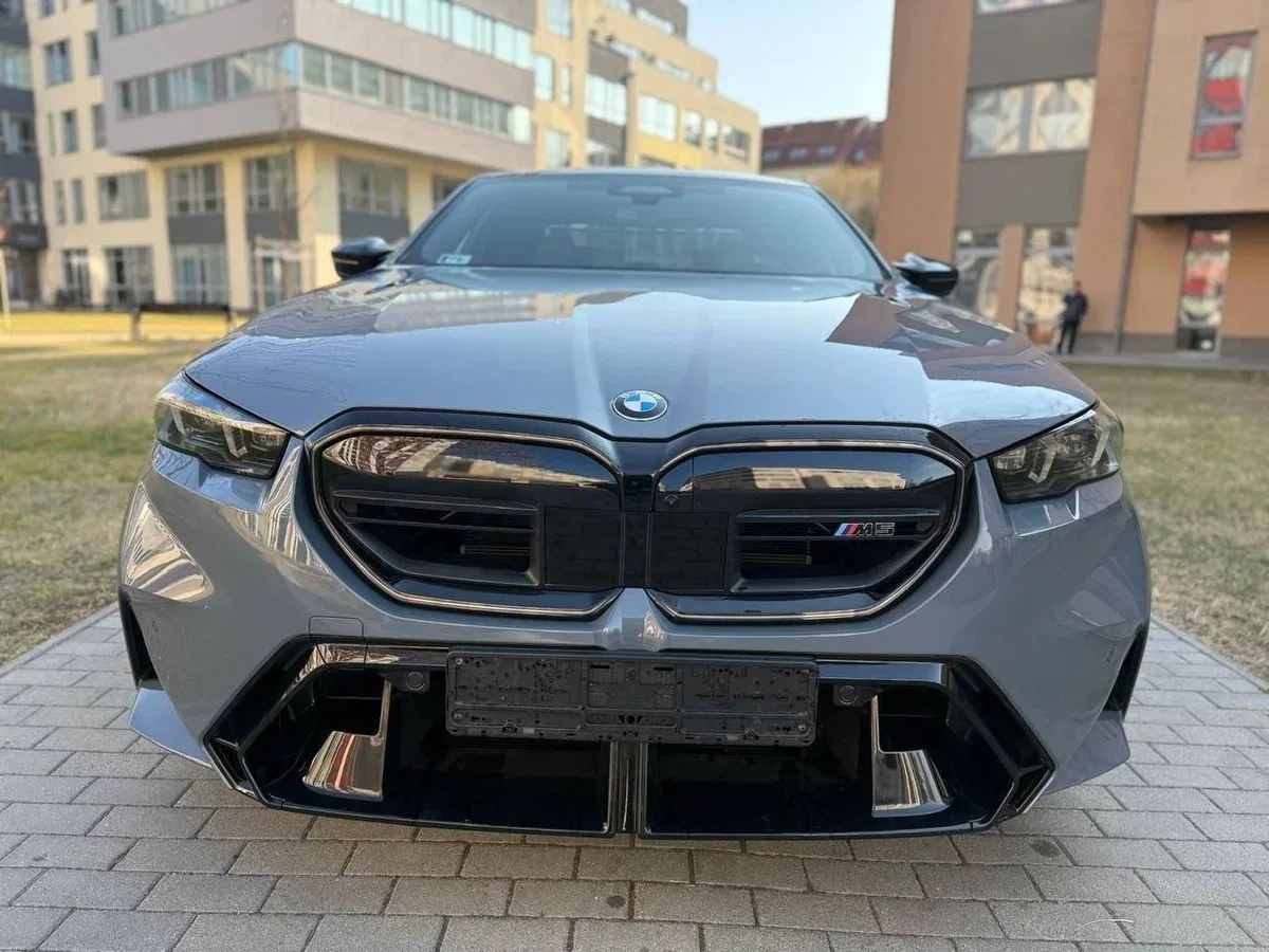 BMW M5 VII (G90)