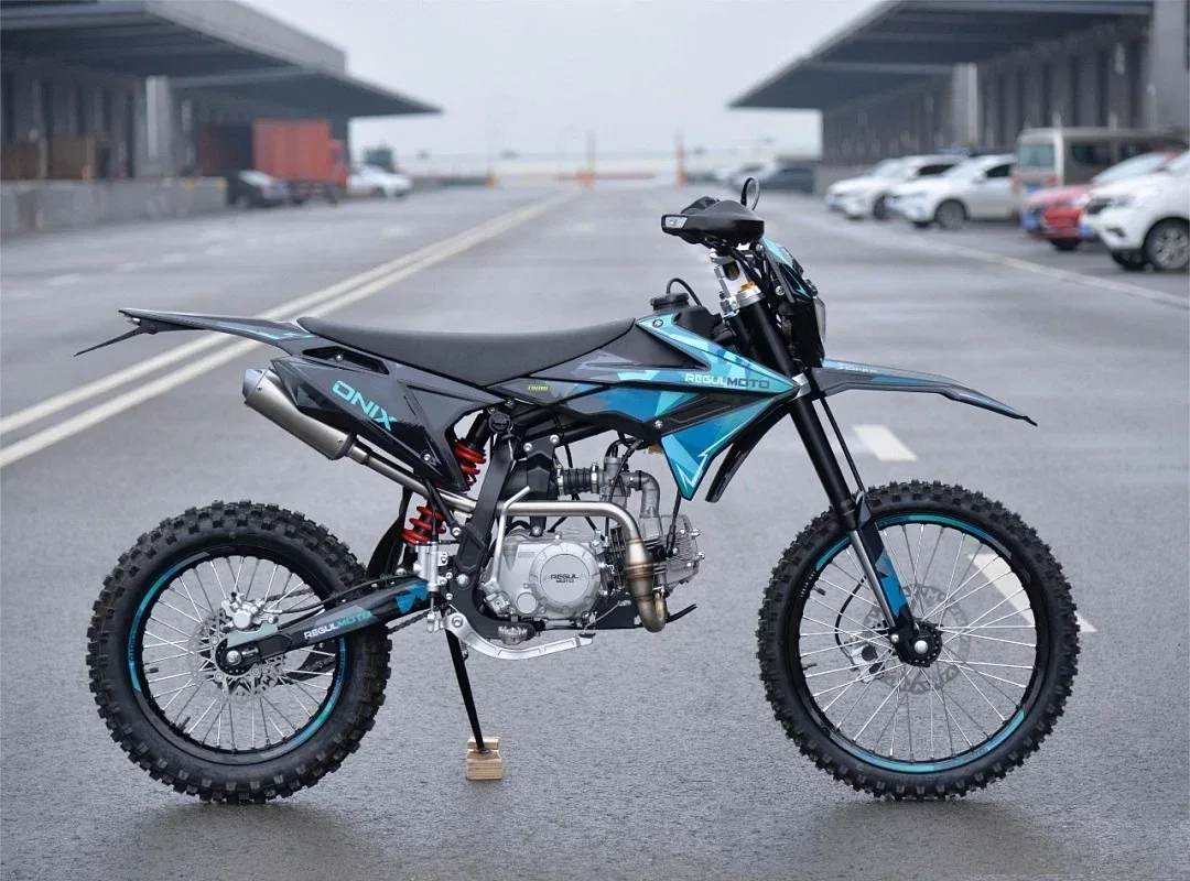 Regulmoto Onix
