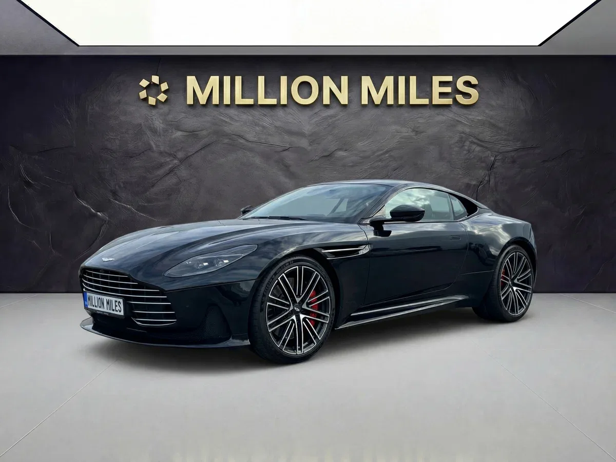 Aston Martin DB12