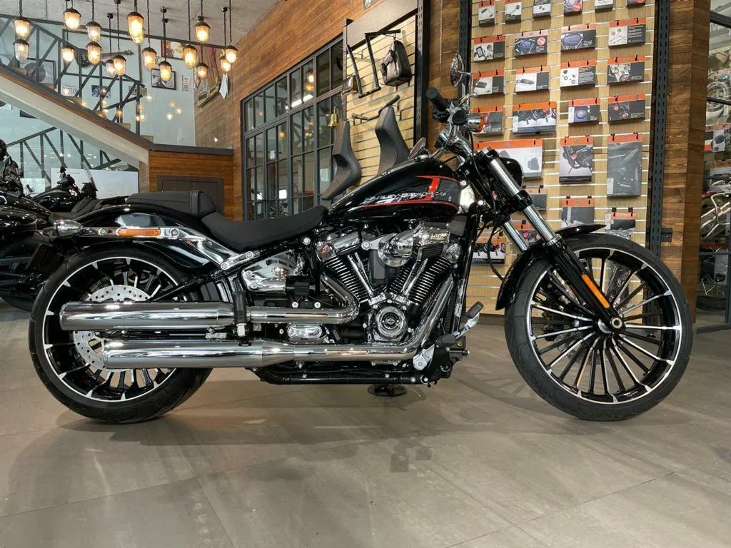 Harley-Davidson Breakout