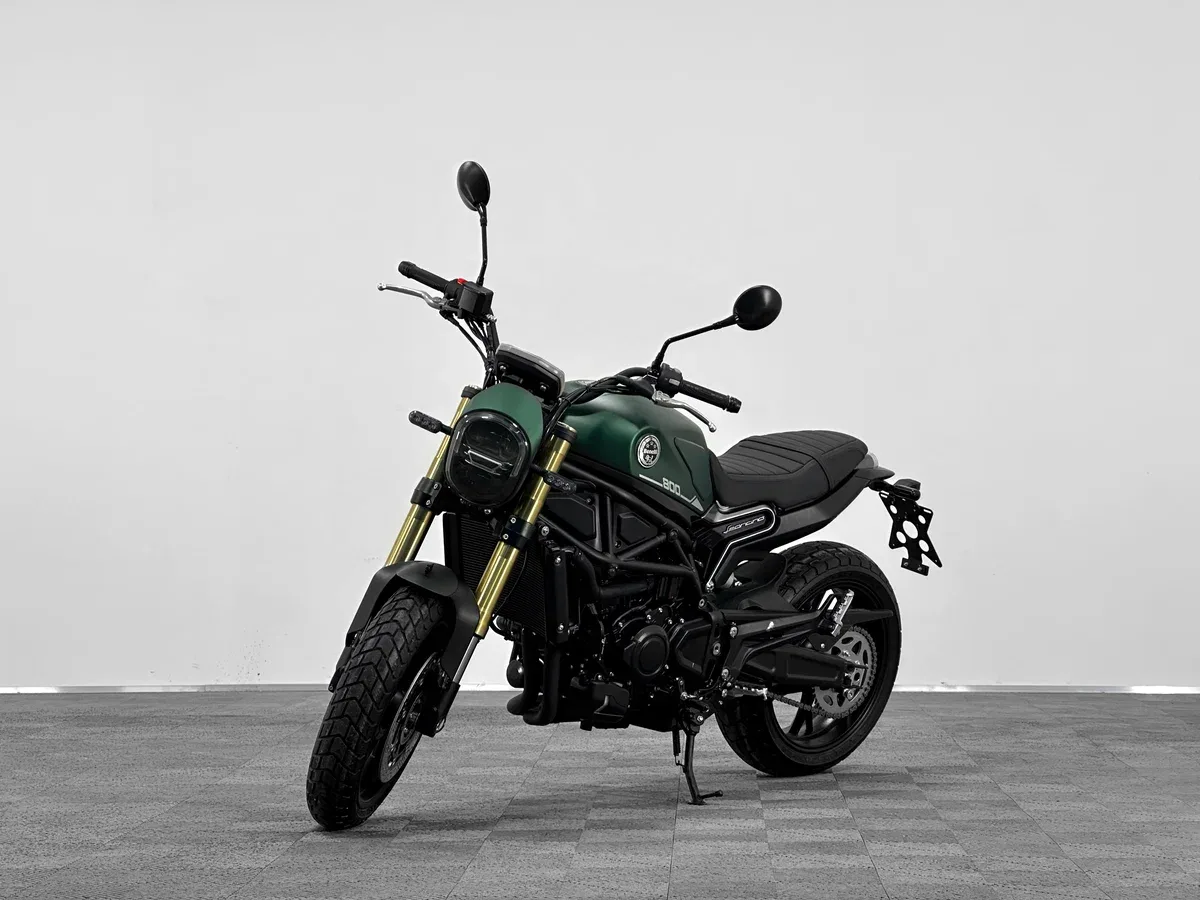 Benelli Leoncino 800