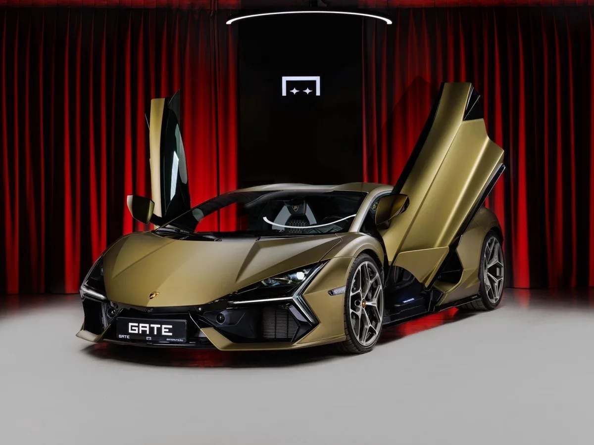 Lamborghini Revuelto