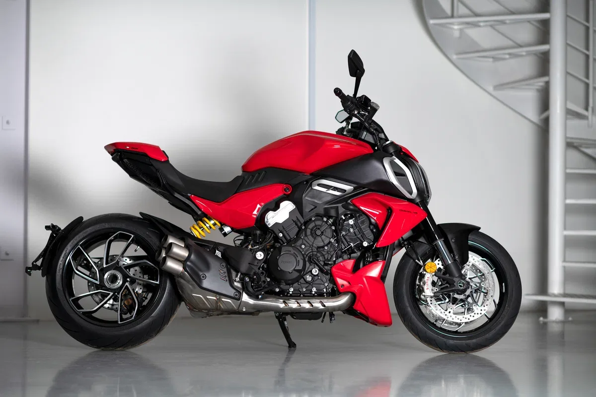 Ducati Diavel V4