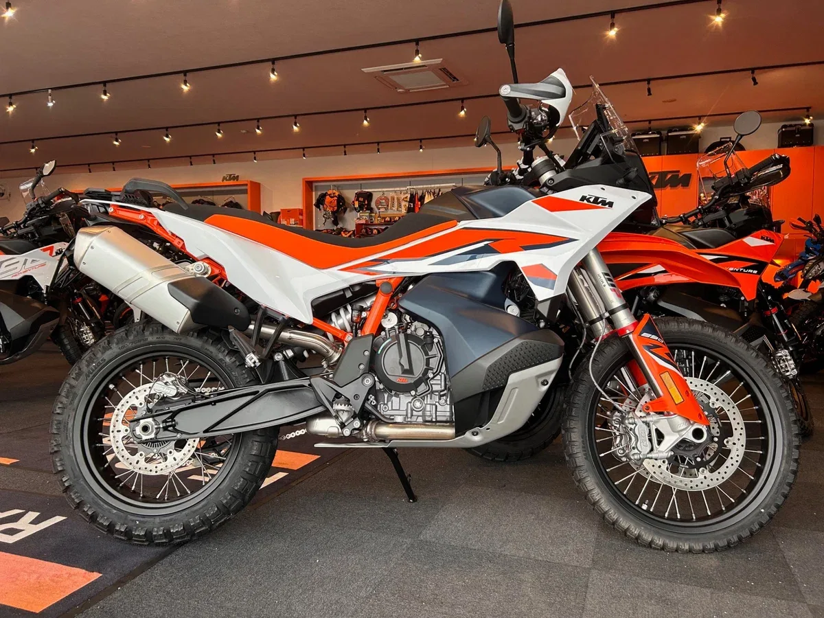 KTM AG 890 Adventure R
