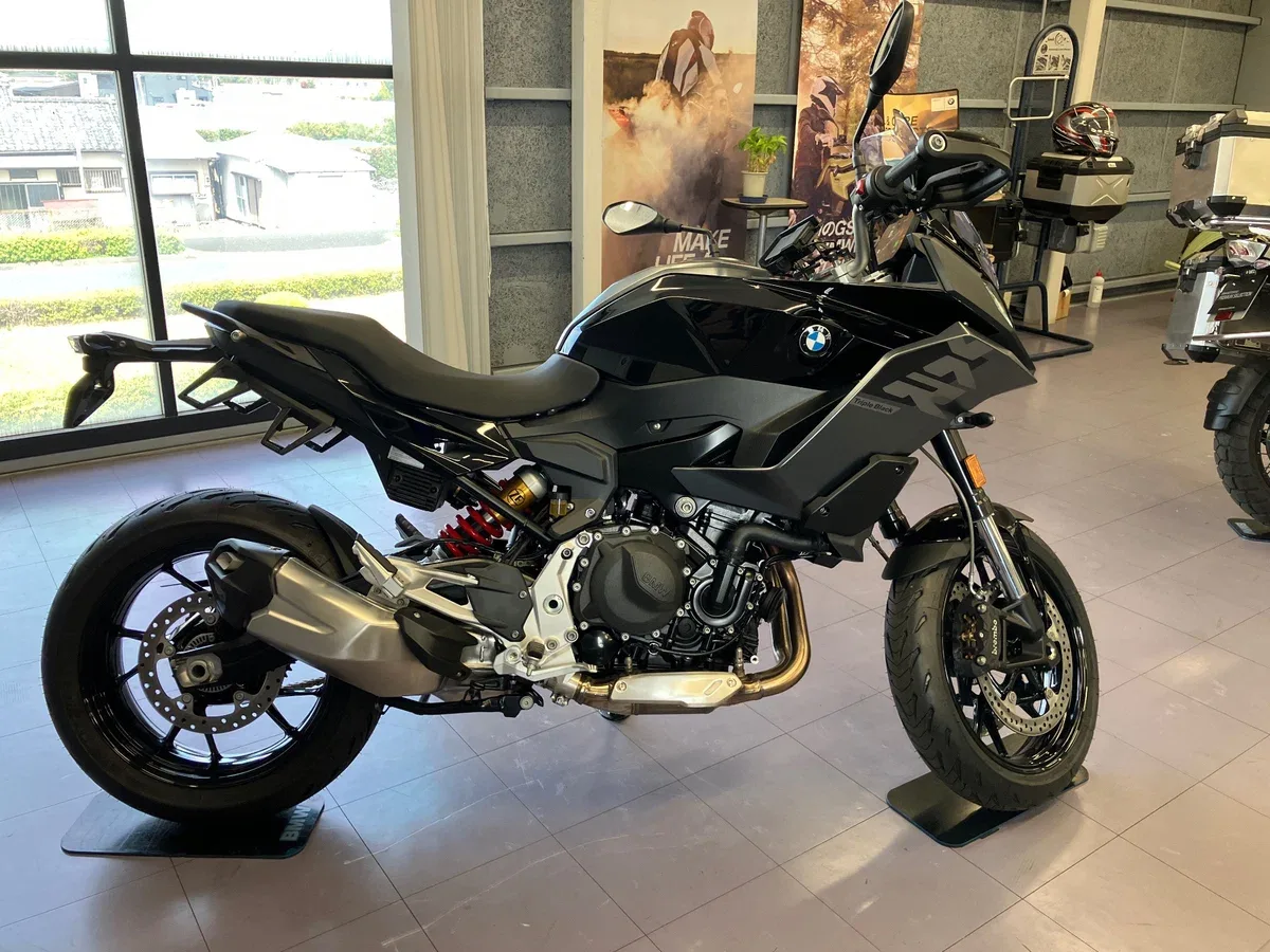 BMW F 900 XR