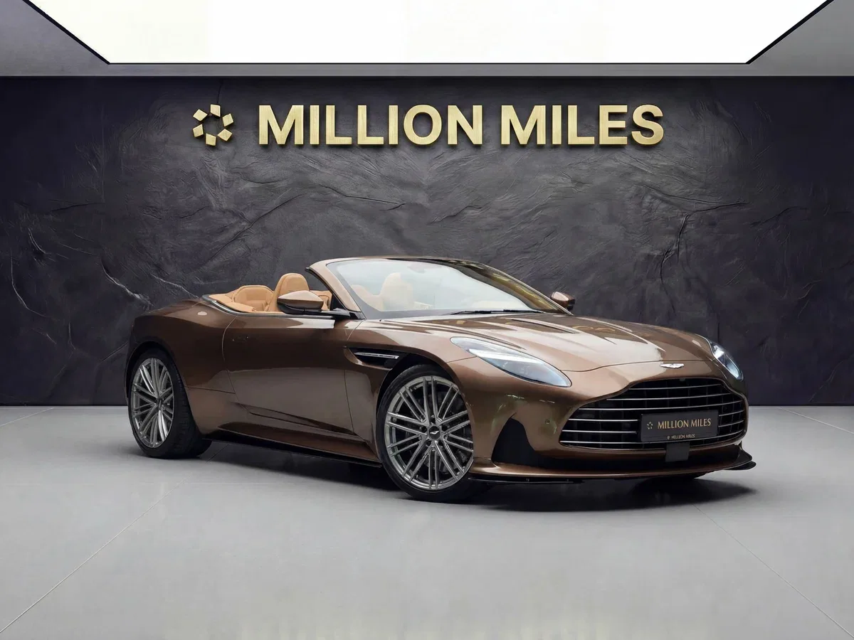 Aston Martin DB12