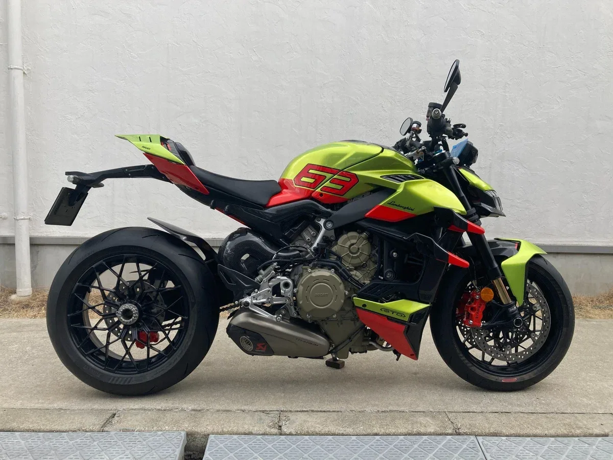 Ducati Streetfighter V4