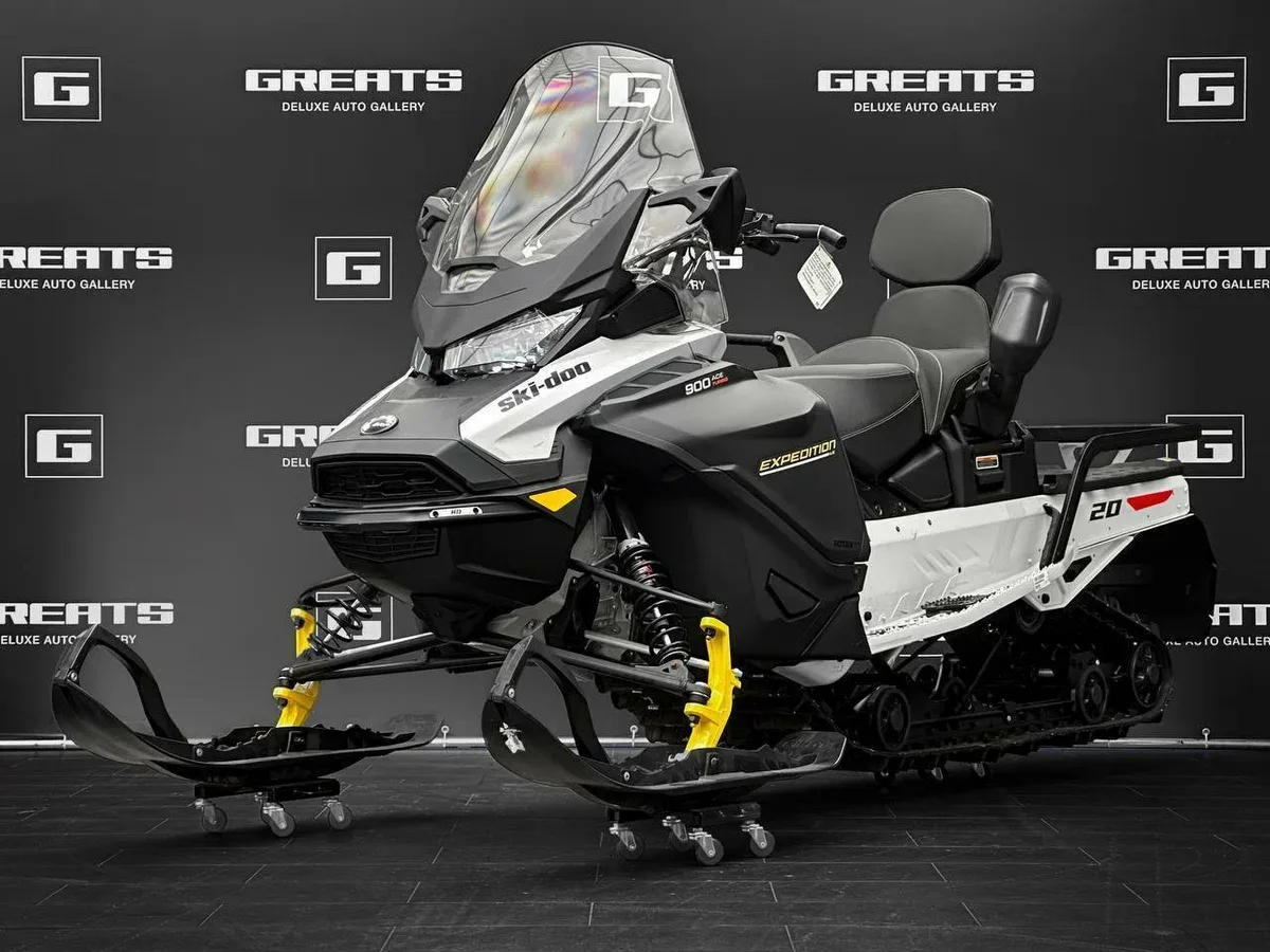 BRP Ski-Doo Expedition 900
