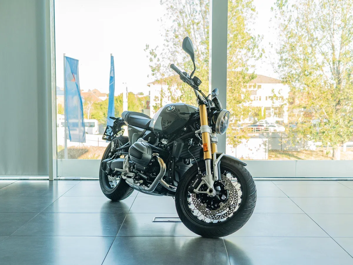 BMW R 12