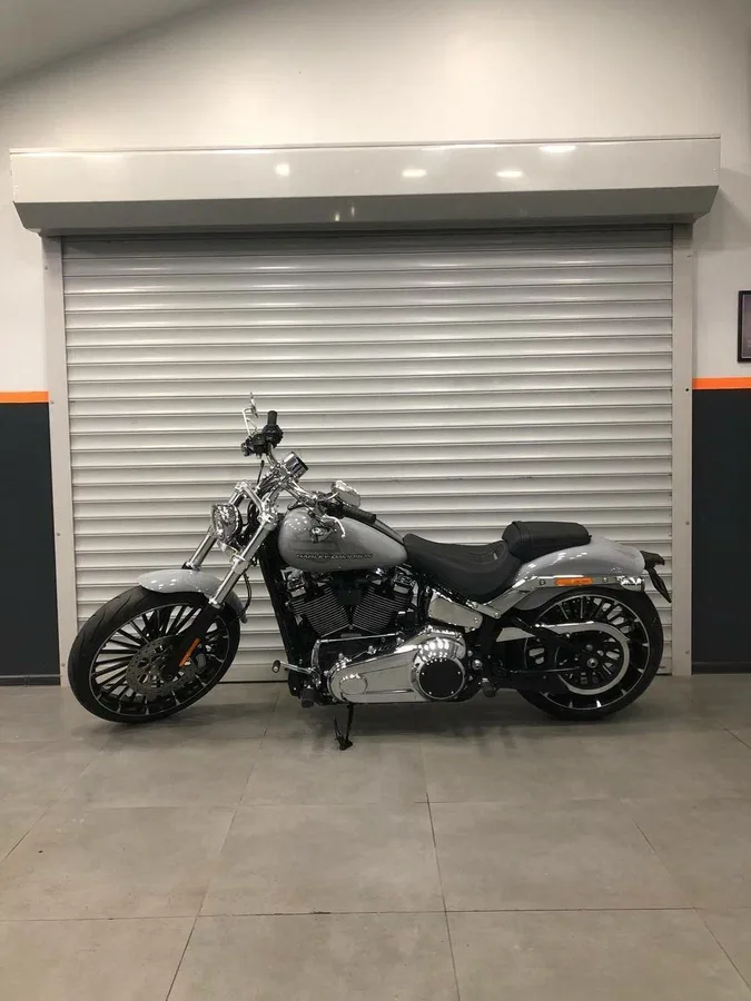 Harley-Davidson Breakout