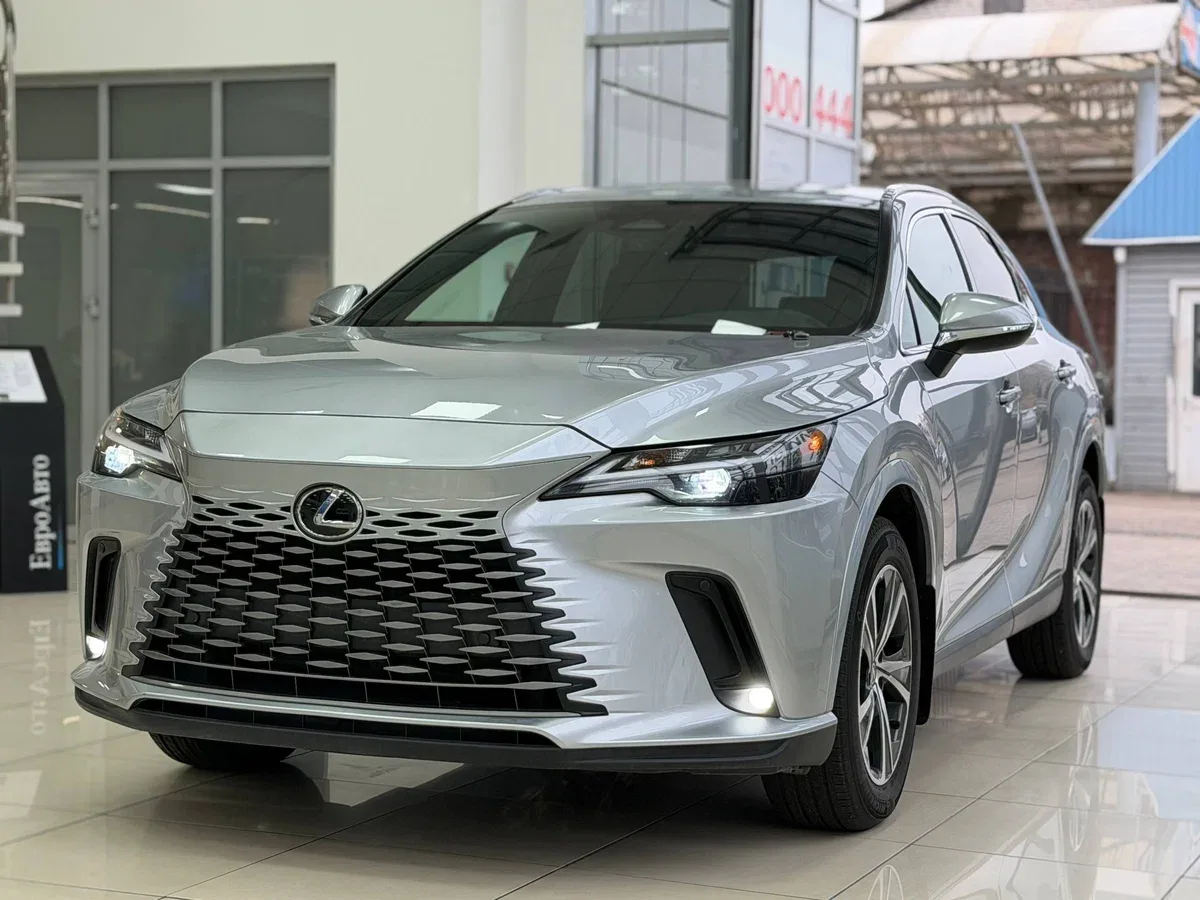 Lexus RX V