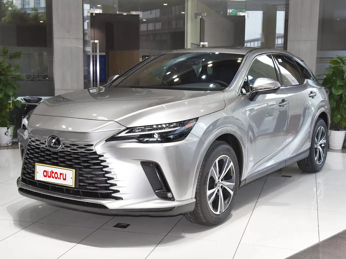 Lexus RX V