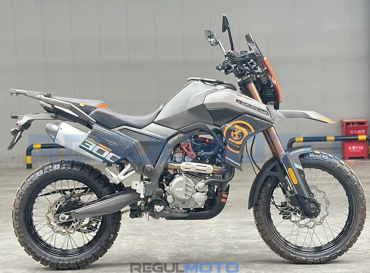 Regulmoto ADV 300 NB