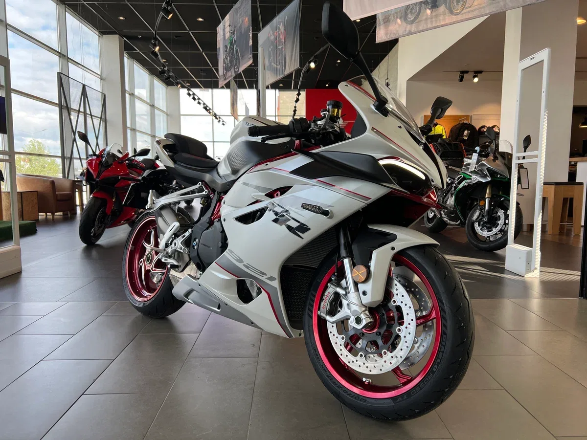 QJMotor SRK 921 RR