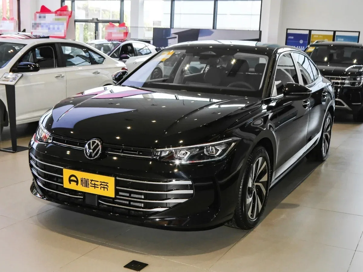 Volkswagen Passat (North America and China) Pro I
