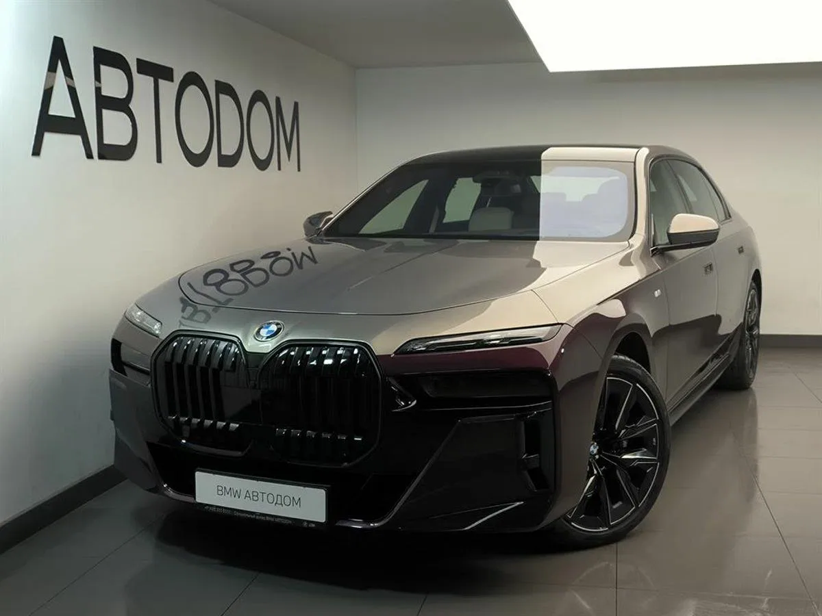 BMW 7 серии VII (G70)