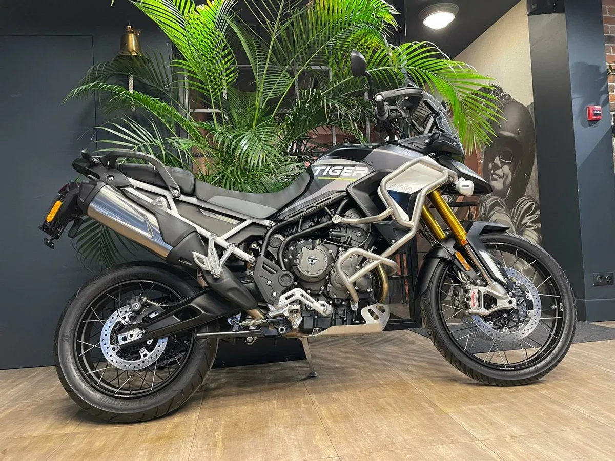 Triumph Tiger 900