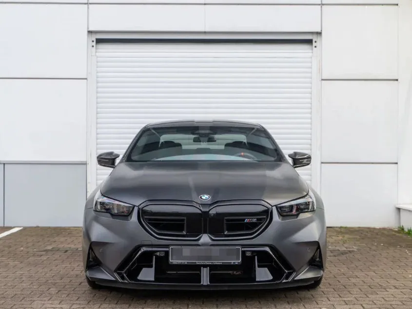 BMW M5 VII (G90)