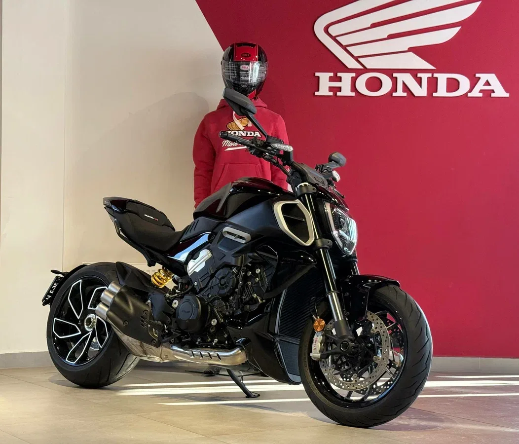 Ducati Diavel V4